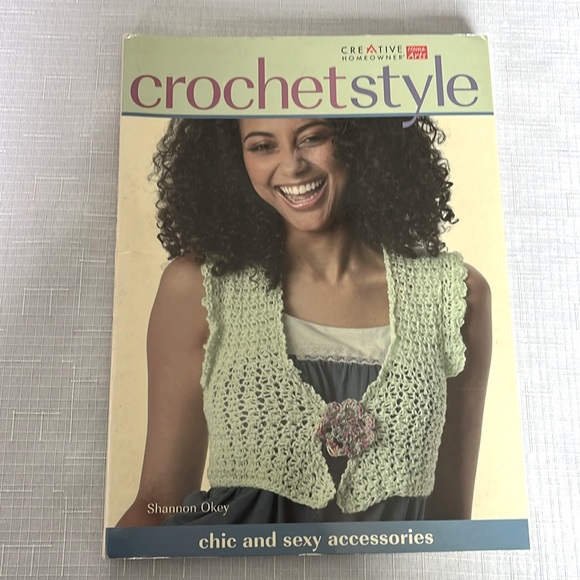 CROCHET STYLE BOOK BY CREATIVE HOMEOWNER - HOME ARTS - Picture 4 of 15